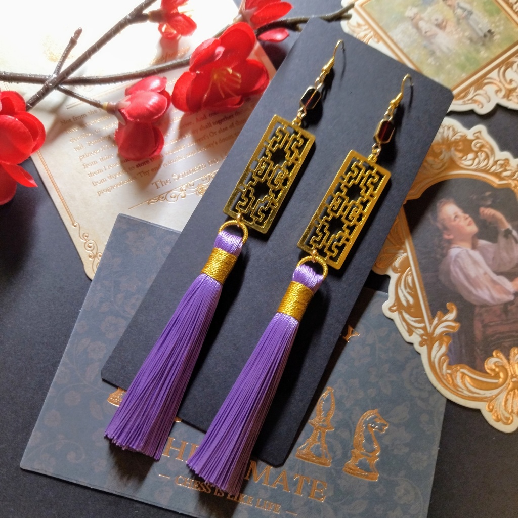 【チャイナ】中華風透かしチャームとタッセルのピアス（イヤリング）（薄紫）【中華風】【華ロリ】