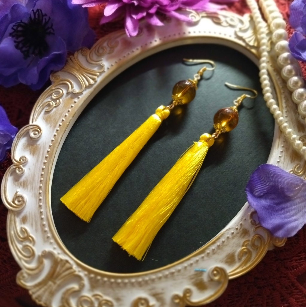 【和風】ガラス玉とタッセルのピアス(イヤリング)(黄色)【チャイナ】【中華風】【卒業式】【成人式】【着物】【袴】【推し色】【推し活】