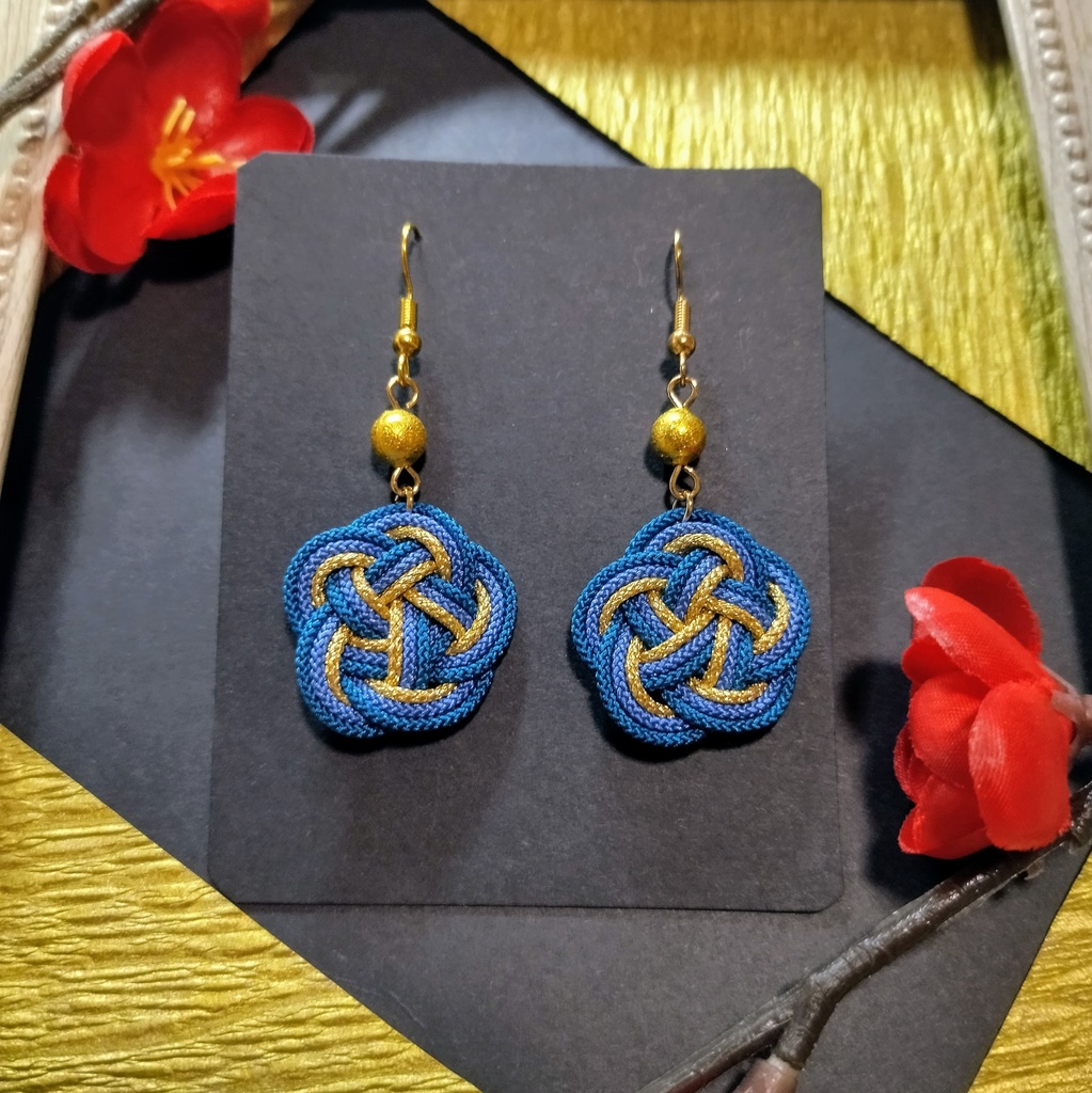 【和風】梅結びのピアス（イヤリング）（色オーダー可）【着物】【袴】【浴衣】【夏祭り】【推し活】【推し色】