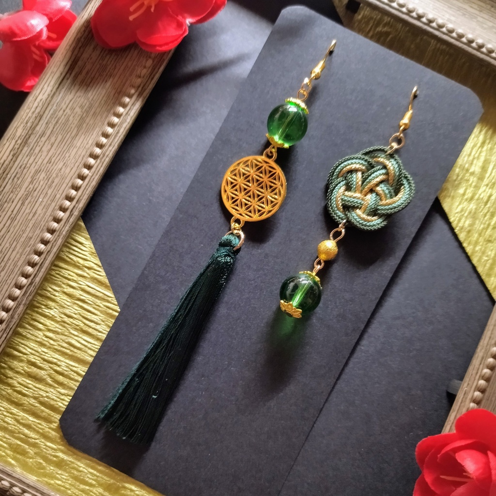 【和風】梅結びのアシンメトリーピアス(イヤリング)(色オーダー可)【チャイナ】【中華風】