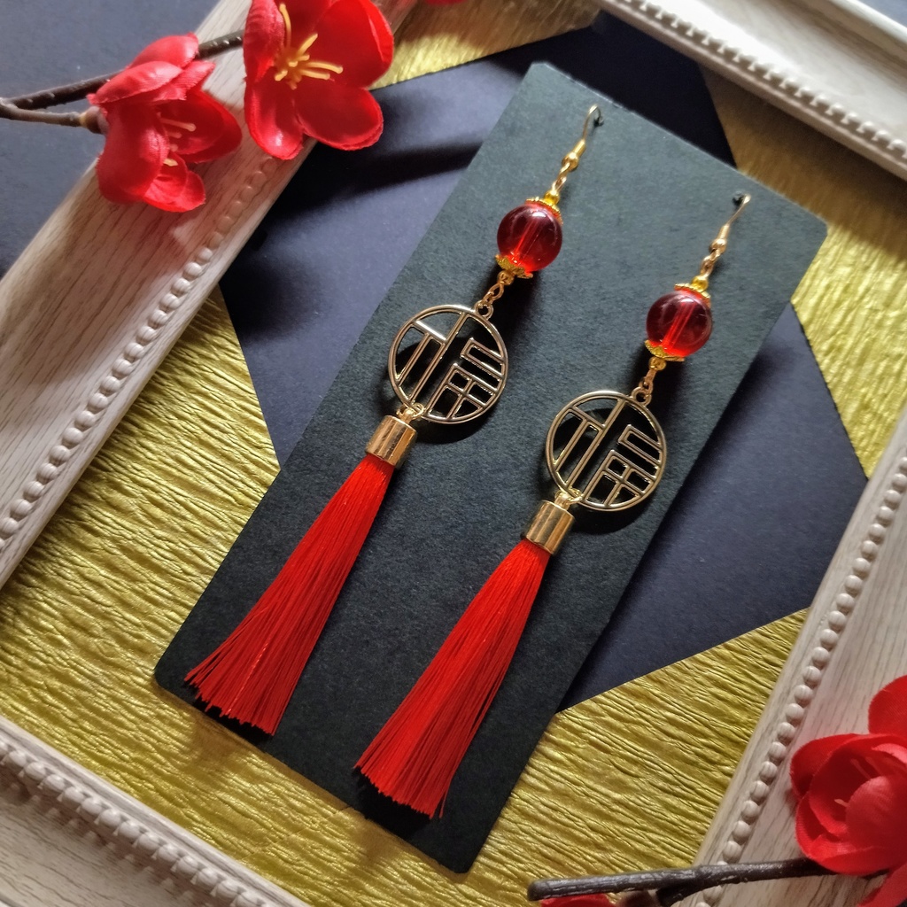 【和風】福チャームとガラス玉のピアス(イヤリング)(赤)【チャイナ】【中華風】