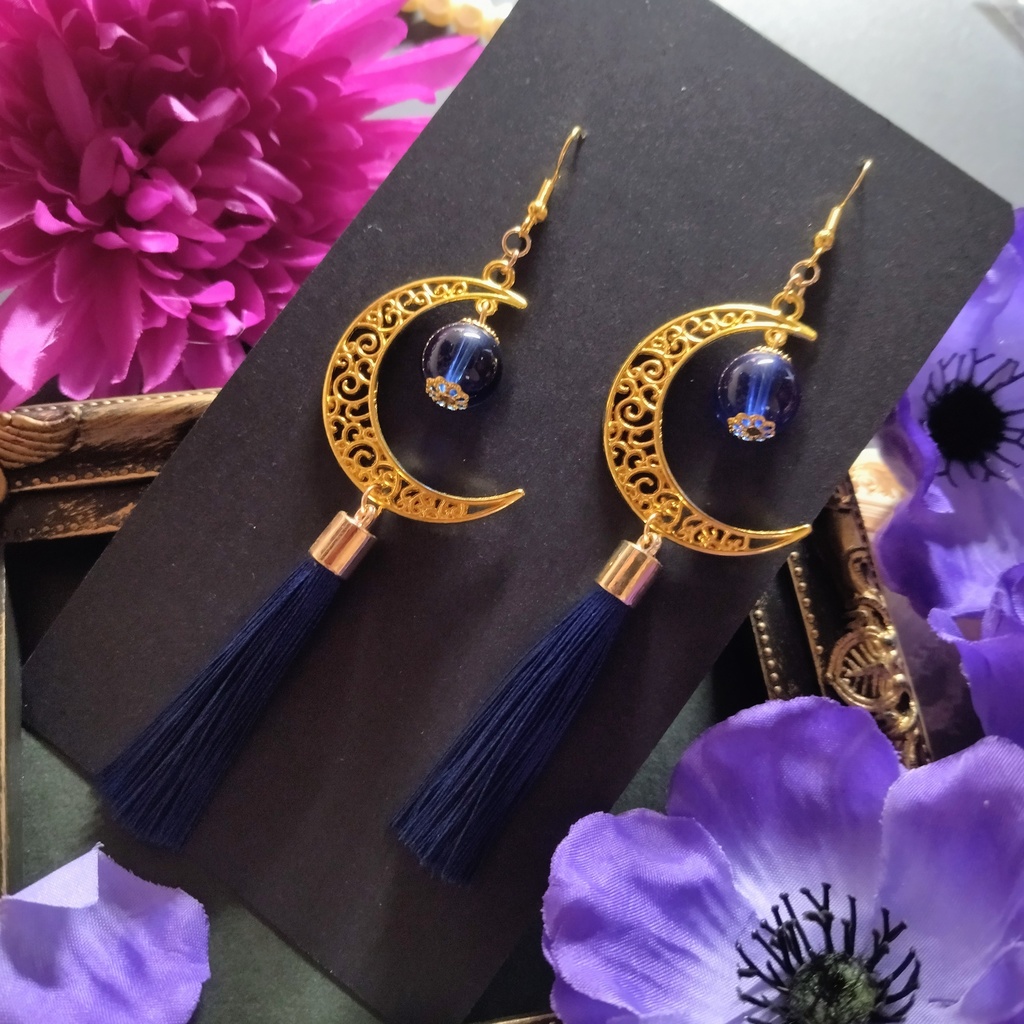 【和風】三日月とタッセルのピアス(イヤリング)(紺)【チャイナ】【中華風】【推し活】【推し色】