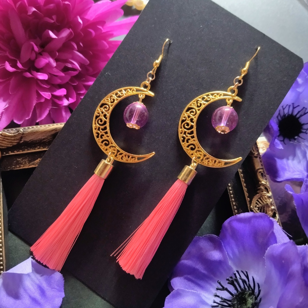 【和風】三日月とタッセルのピアス（イヤリング）（ピンク）【チャイナ】【中華風】【着物】【袴】
