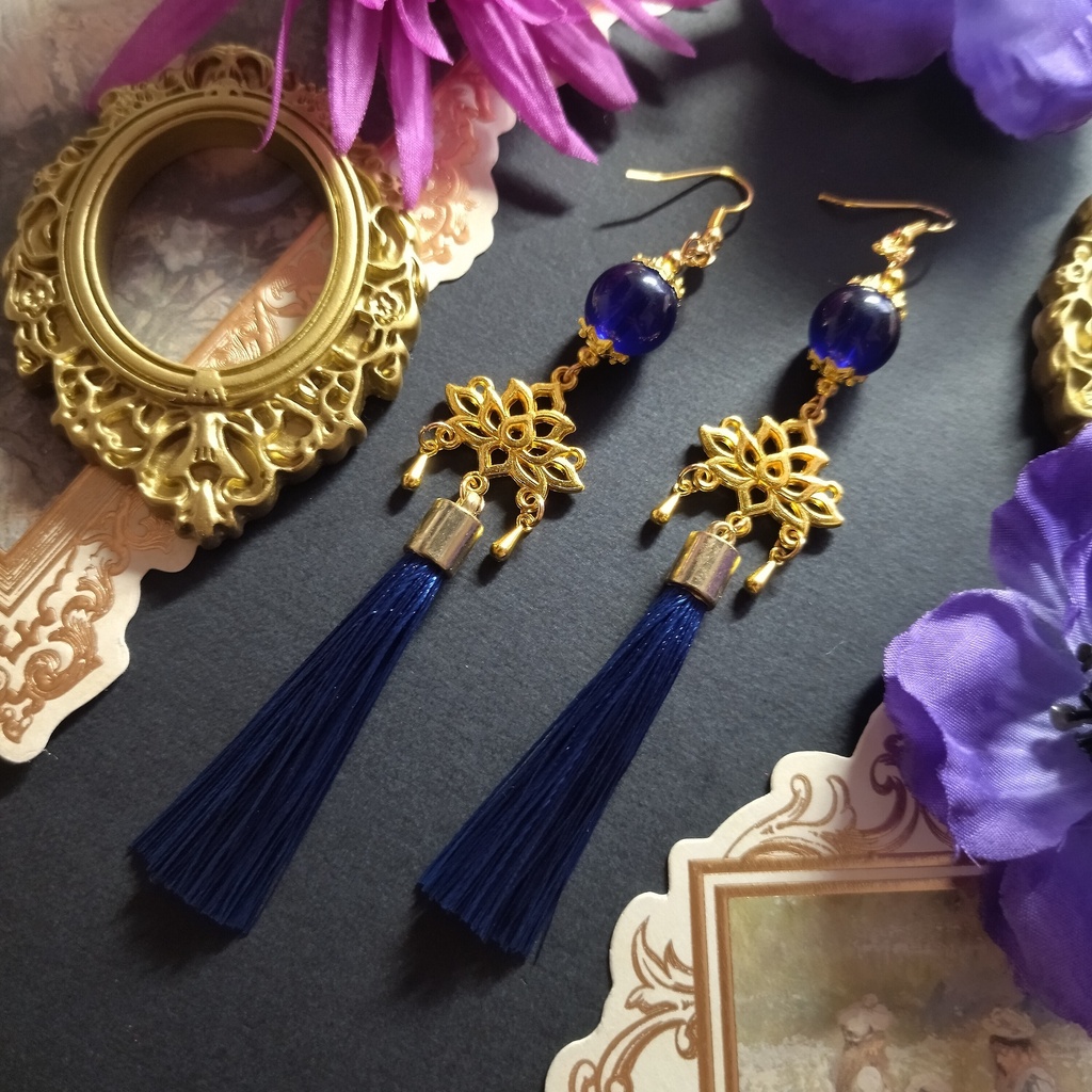 【色オーダー可】蓮の花とタッセルのピアス②(イヤリング)紺 和風 中華風 チャイナ和装 推し活 推し色