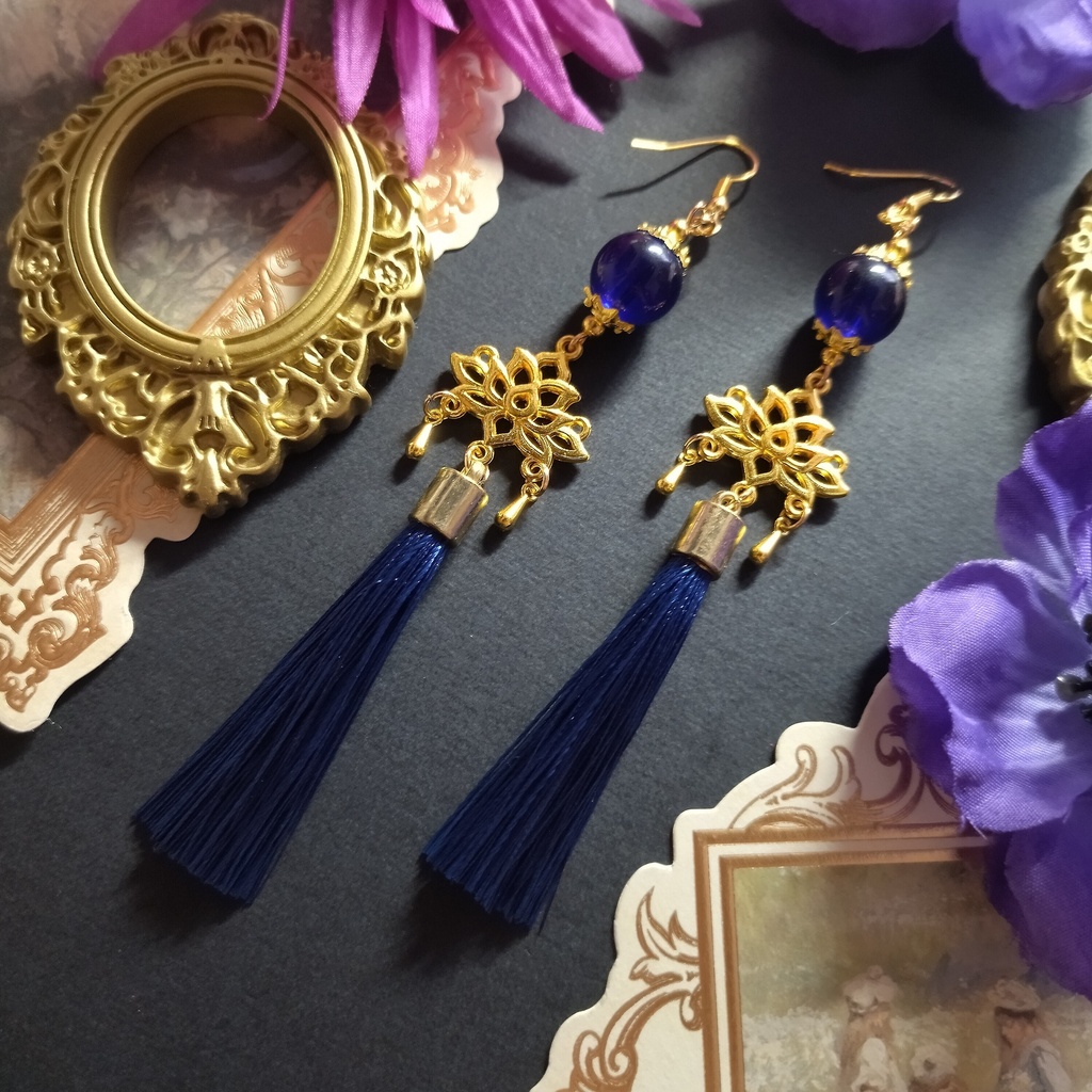 【色オーダー可】蓮の花とタッセルのピアス②(イヤリング)紺 和風 中華風 チャイナ和装 推し活 推し色