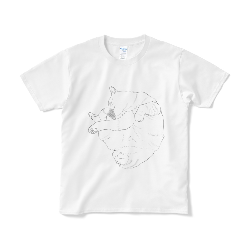 反り返る猫。