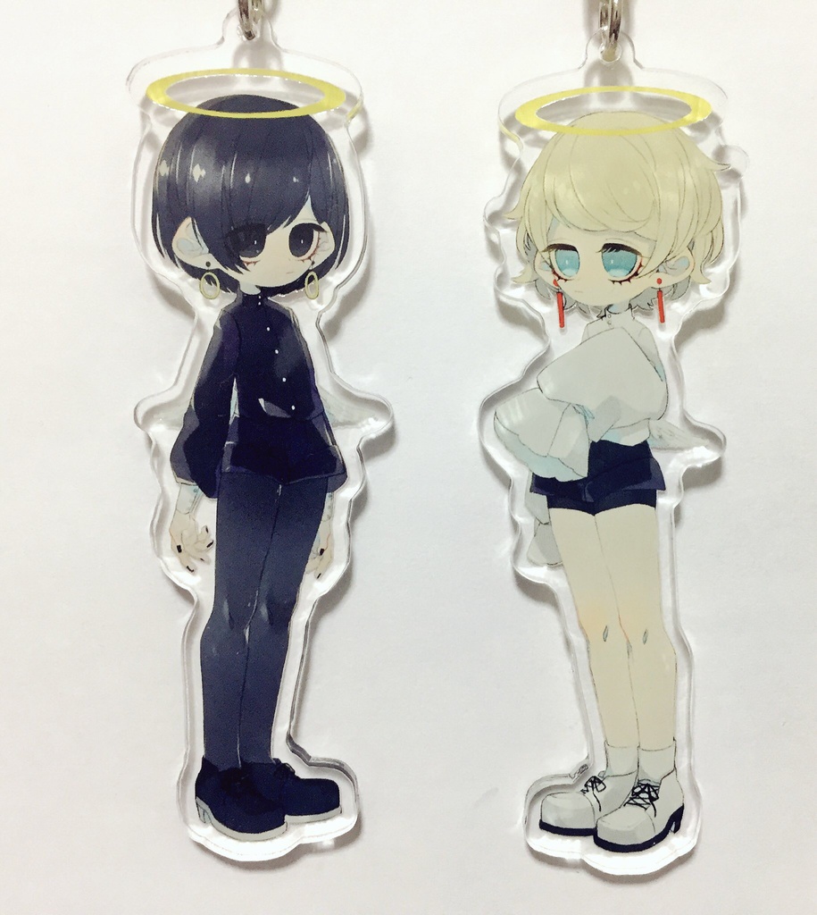 天使のアクリルキーホルダー
