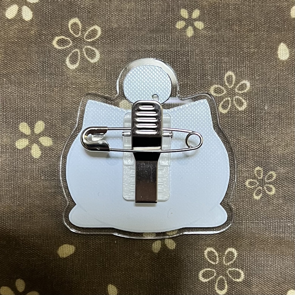 タマチャンのもちりアクリルバッジ