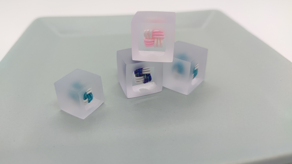 キューブネックレス 水引とレジン