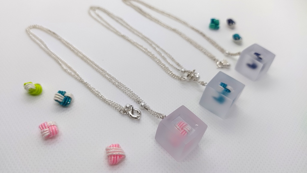 キューブネックレス 水引とレジン