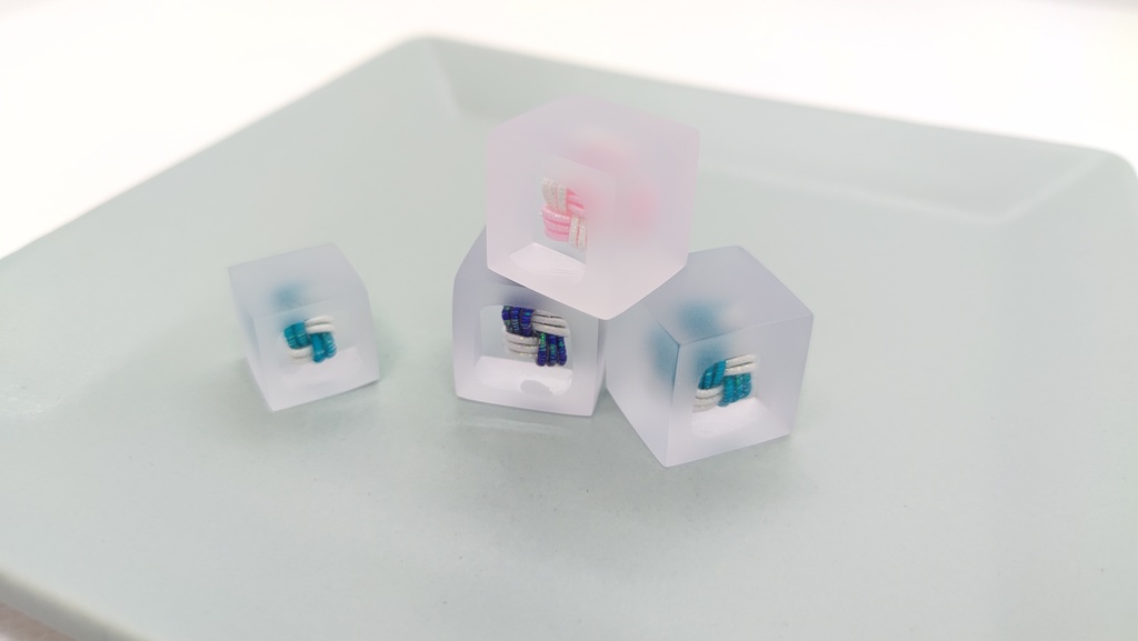 キューブネックレス 水引とレジン