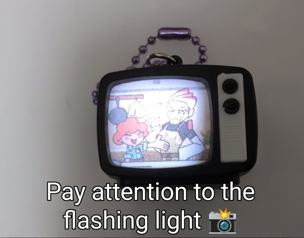 チカチカ光るB2J家のテレビ型キーホルダー