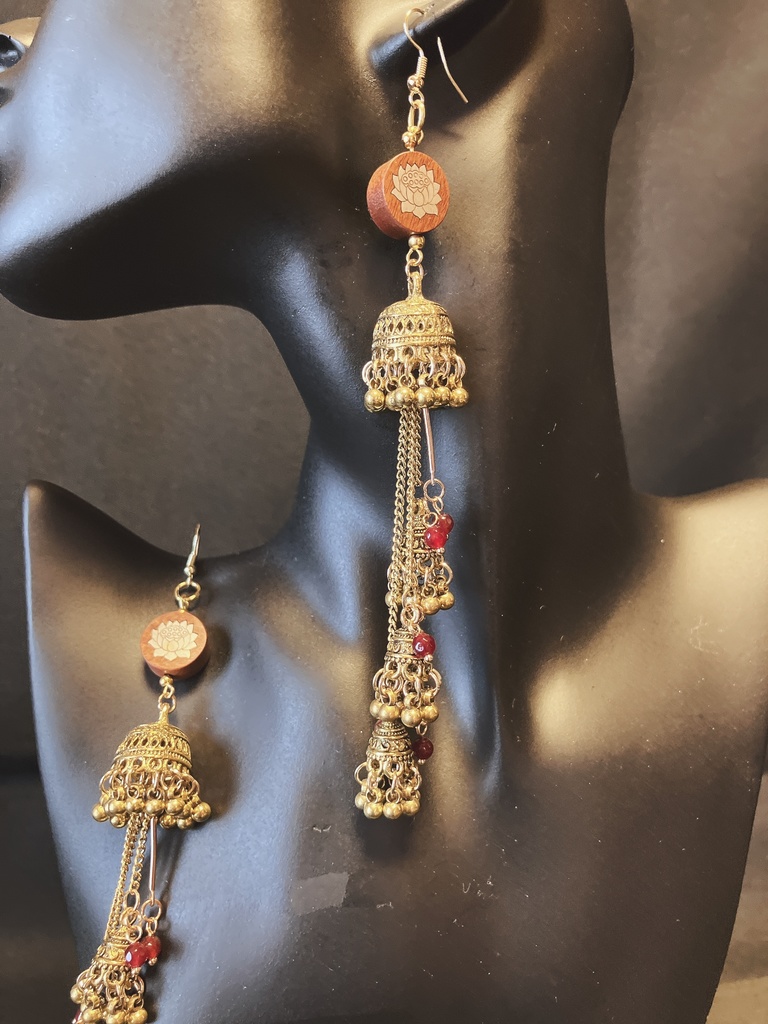 妖古耳飾り【異世界アジアンゴシックシャンデリア】