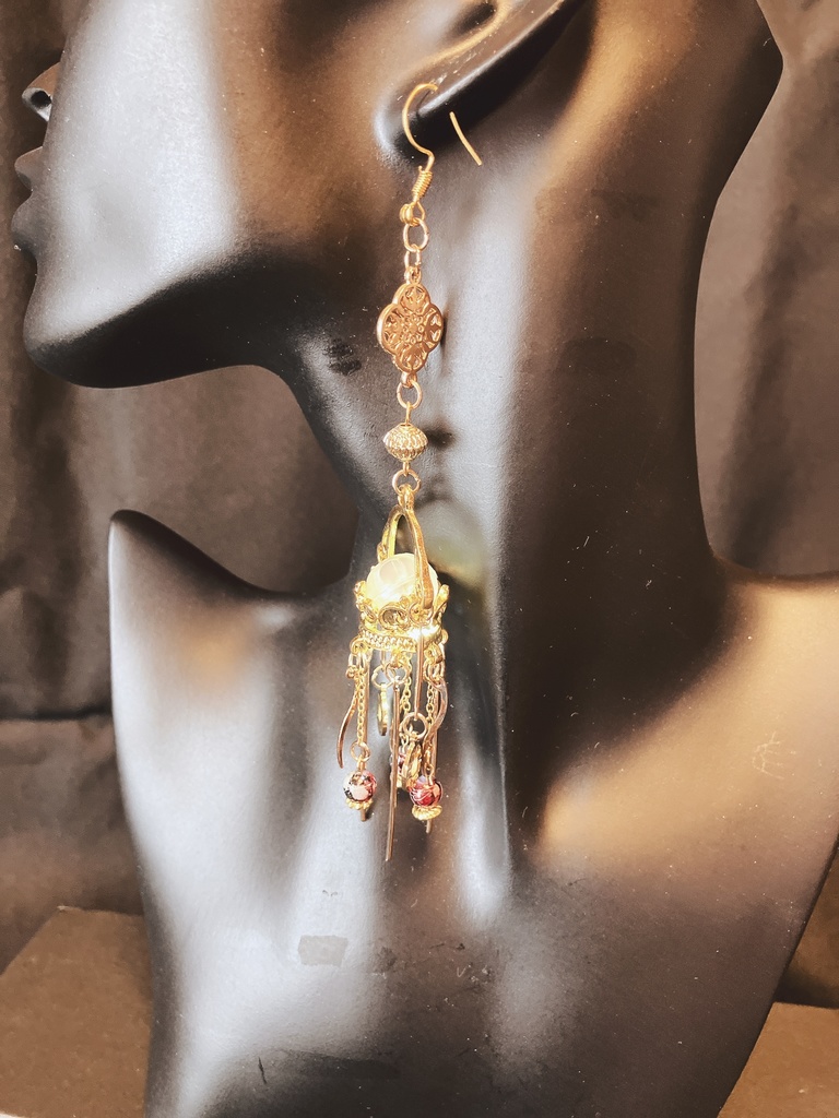 妖古耳飾り【光る幢幡風耳飾り】