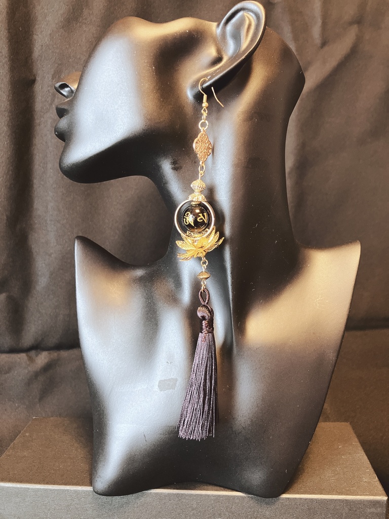 妖古耳飾り【黒呪符玉瓔珞】