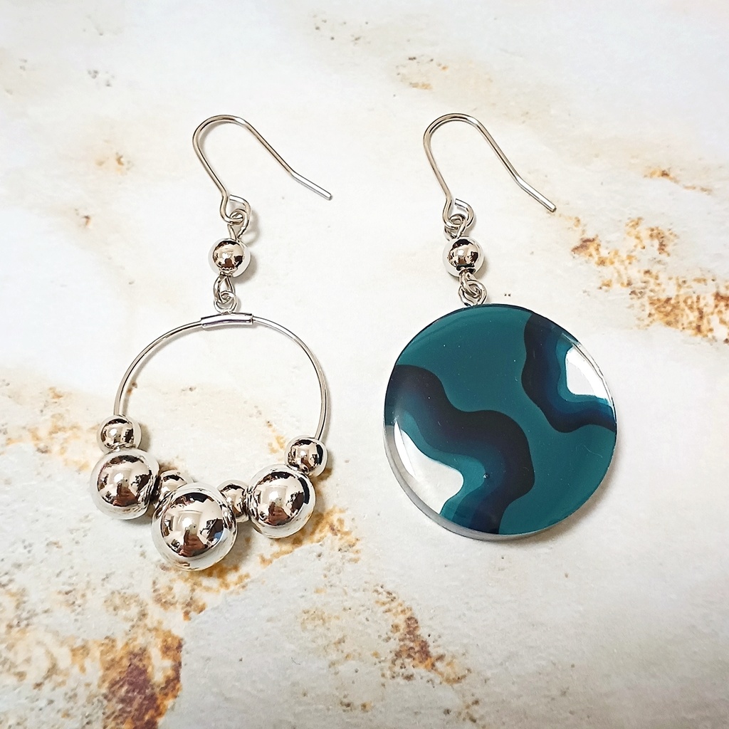 カインイメージピアス