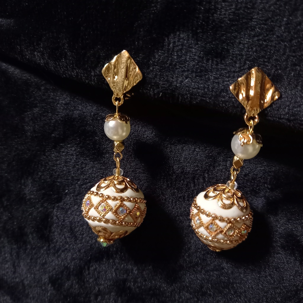 満寵イメージイヤリング