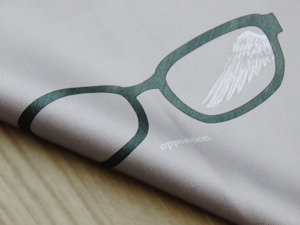 視界の端にいる眼鏡拭き