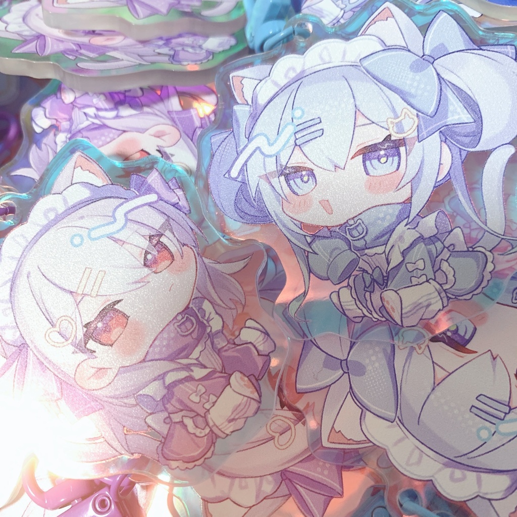 【C107】ジャージメイドオーロラアクリルキーホルダー