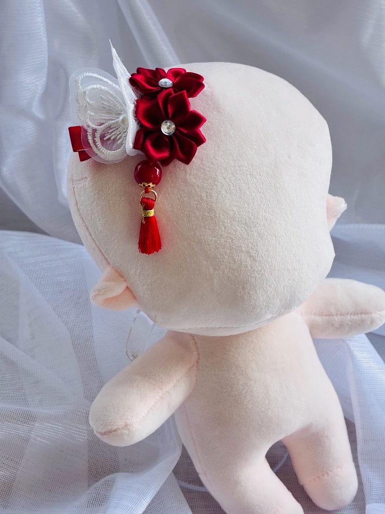 紅白の花と蝶のクリップ(2個セット)