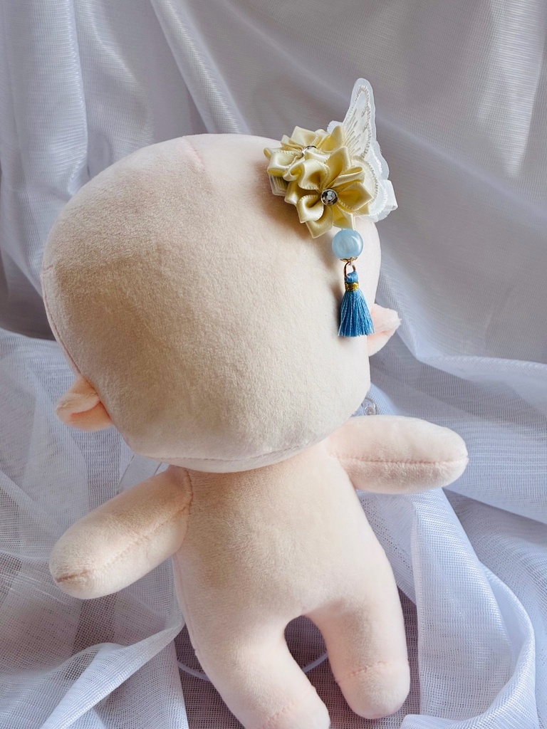 紅白の花と蝶のクリップ(2個セット)