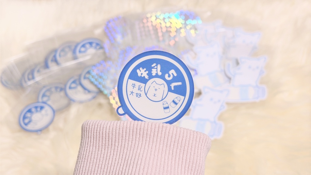 カノネコちゃん牛乳瓶のふた風ステッカー