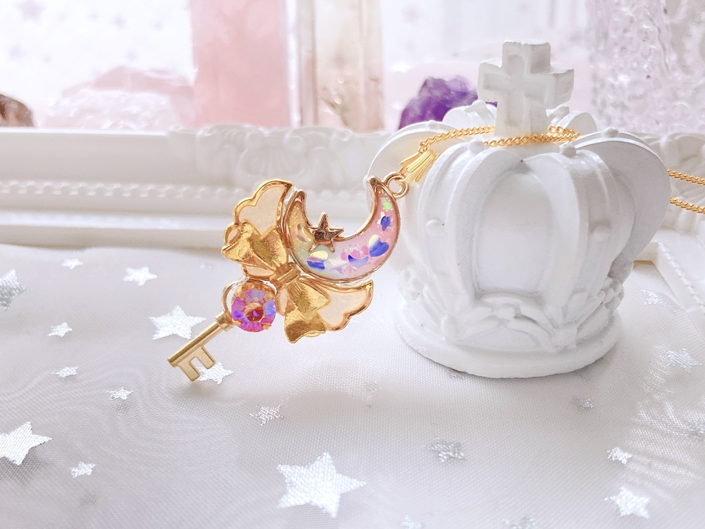 ゆめかわ 天使 月の鍵のネックレス ミルキー レインボー