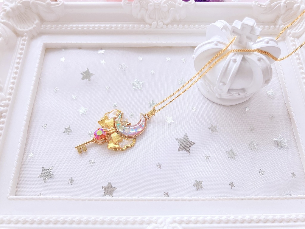 ゆめかわ 天使 月の鍵のネックレス ミルキー レインボー