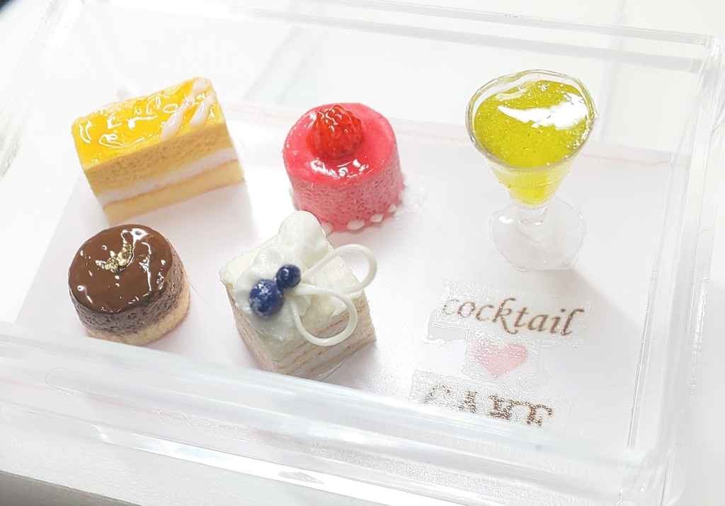 カクテルとケーキ