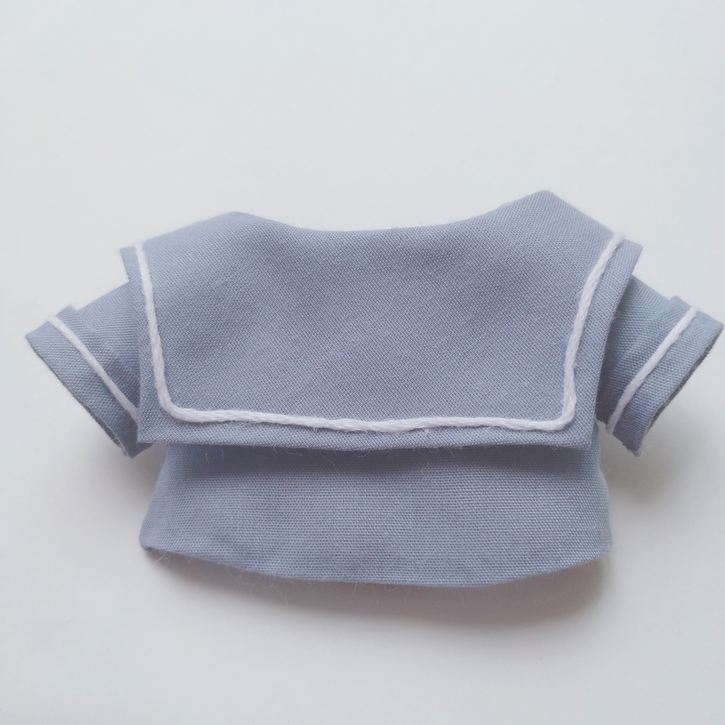 セーラー服と帽子のセット