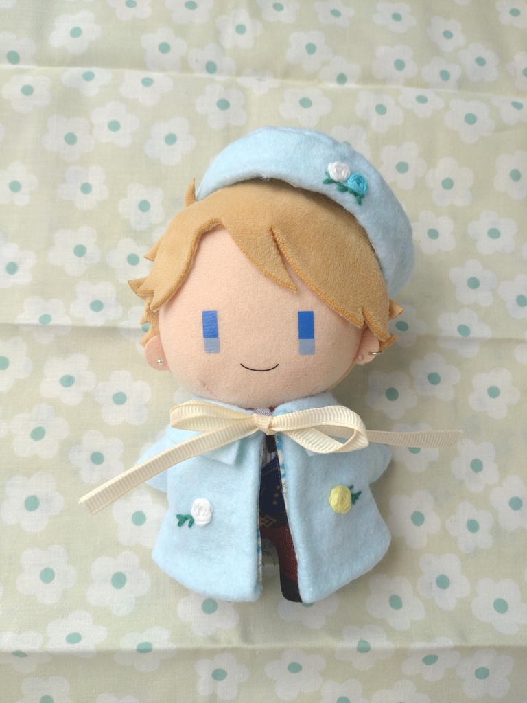 薔薇の刺繍のベレー帽とコートのセット〈水色〉