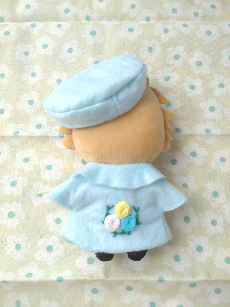 薔薇の刺繍のベレー帽とコートのセット〈水色〉