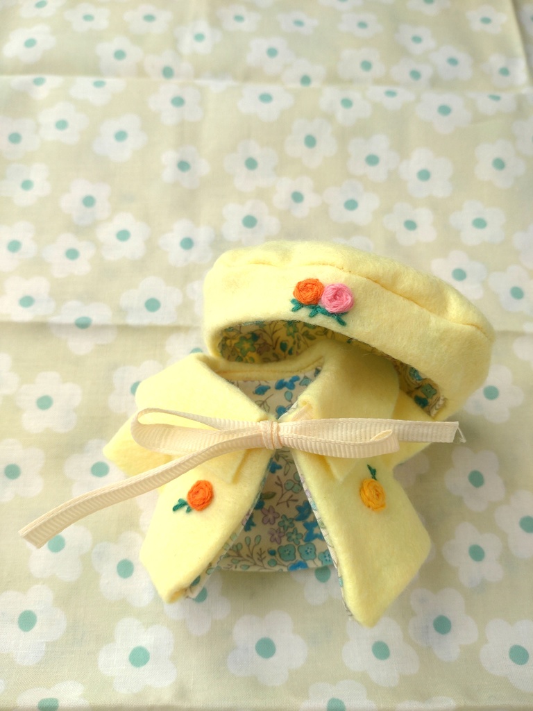 薔薇の刺繍のコートとベレー帽のセット〈レモン〉