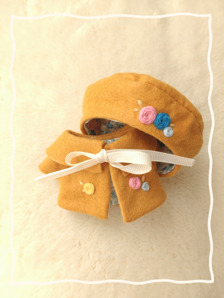 薔薇の刺繍のコートとベレー帽のセット《マスタードイエロー》
