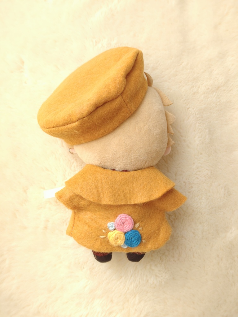 薔薇の刺繍のコートとベレー帽のセット《マスタードイエロー》