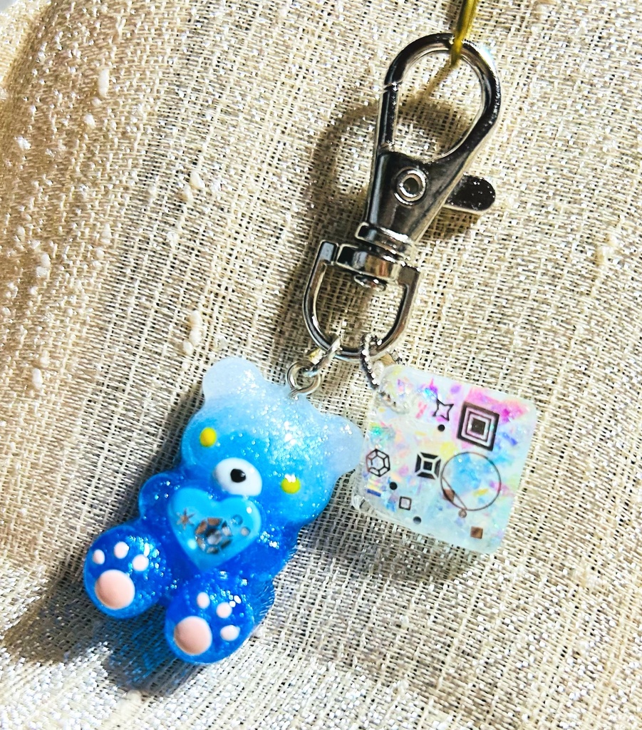 【ツイステッドワンダーランド】オルトモチーフキーホルダー　レジン