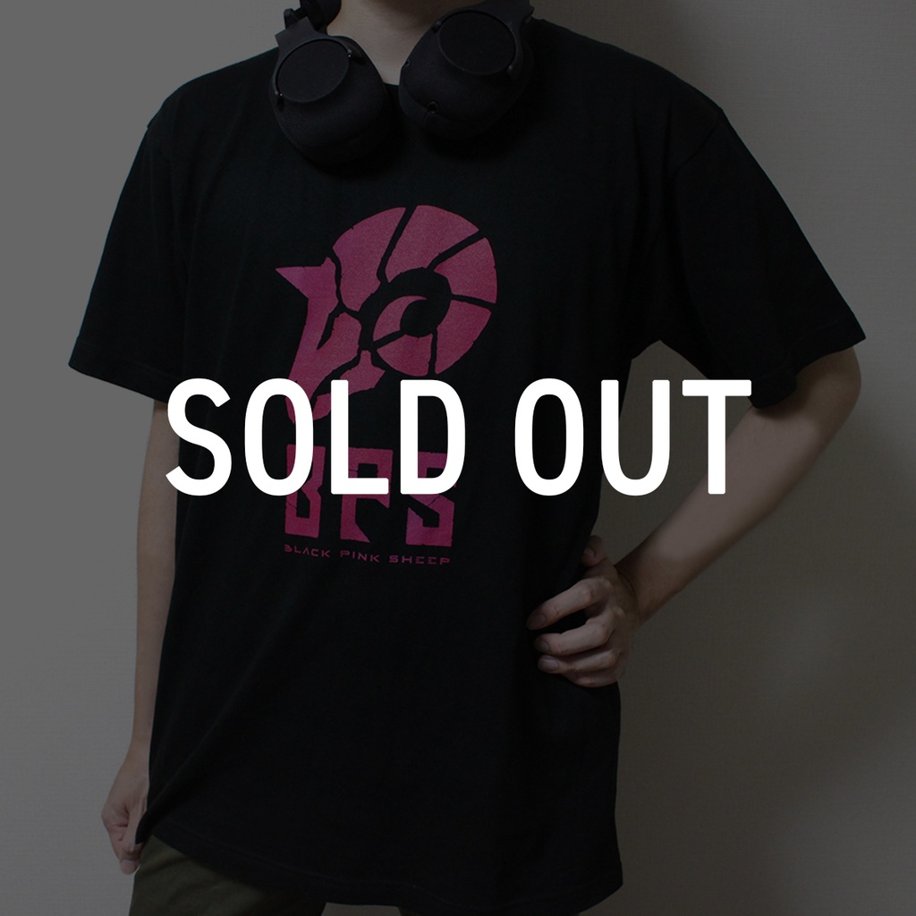 Black.Pink.SheepグラフィックTシャツ