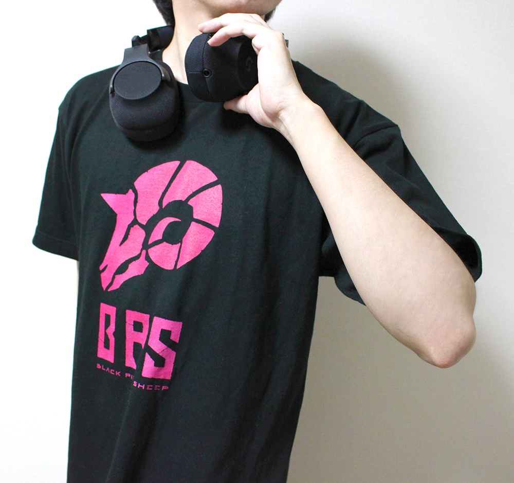 Black.Pink.SheepグラフィックTシャツ
