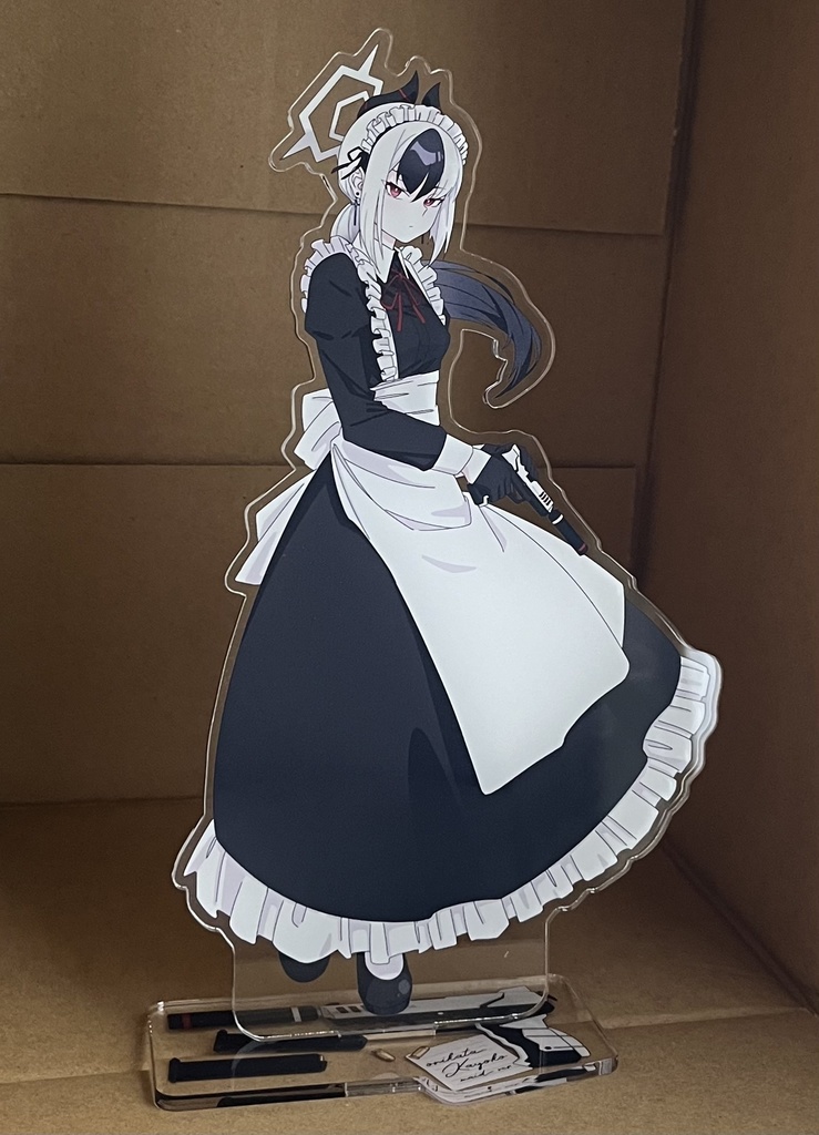 メイドのカヨコのアクリルスタンド