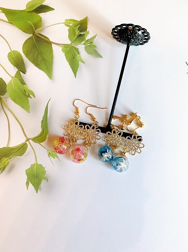 フラワーモチーフ耳飾り(イヤリング・ピアス変更可)