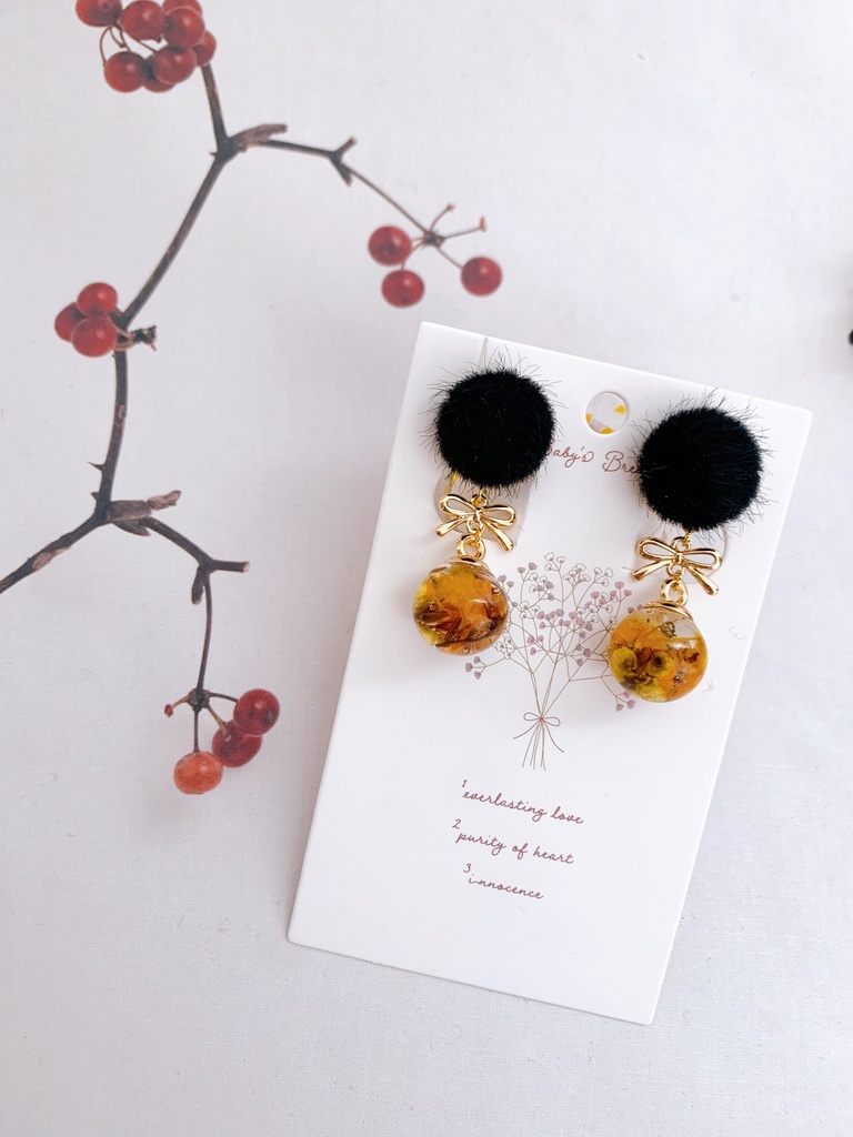 黒ファー×リボンイヤリング