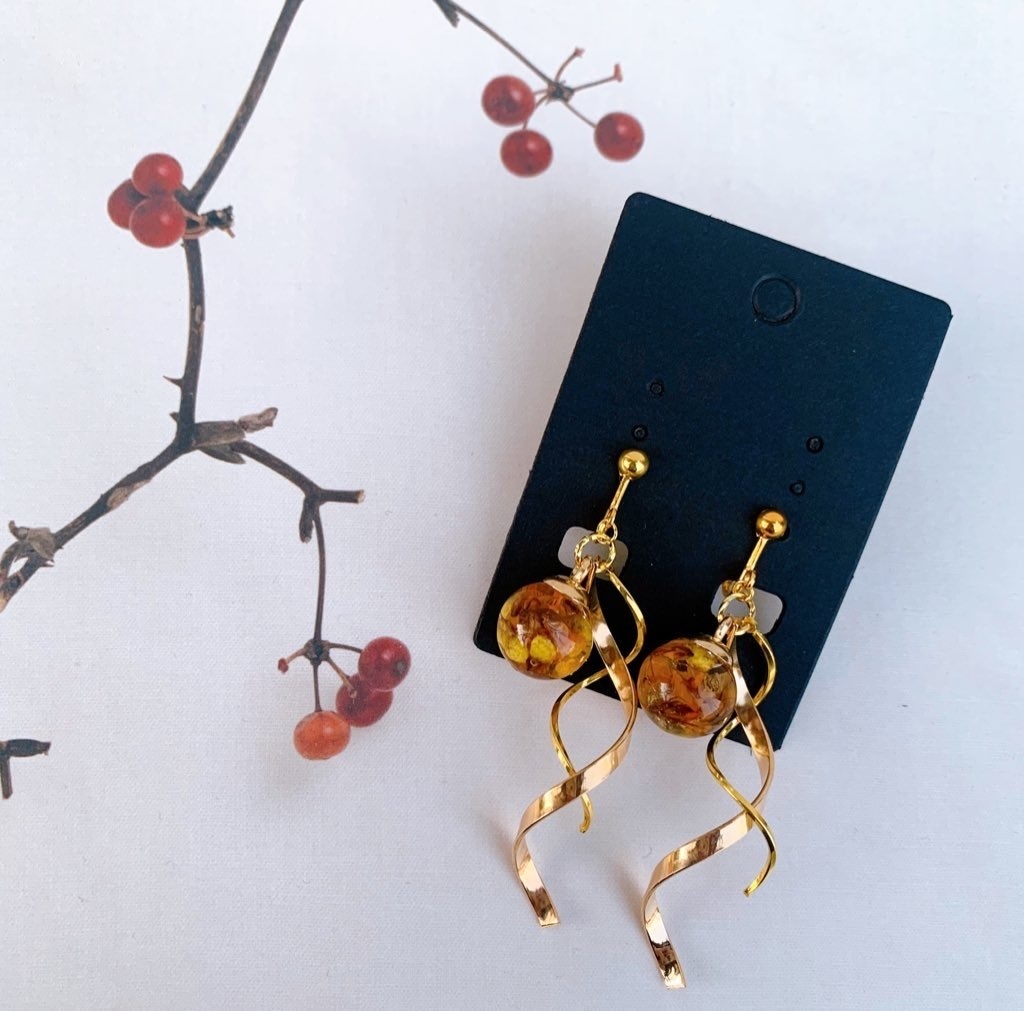 ゆらゆら揺れる概念イヤリング(ピアス変更可能)