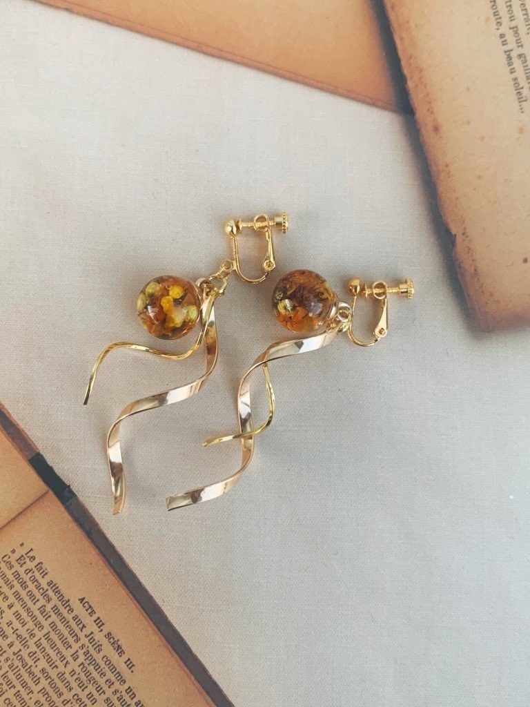 ゆらゆら揺れる概念イヤリング(ピアス変更可能)