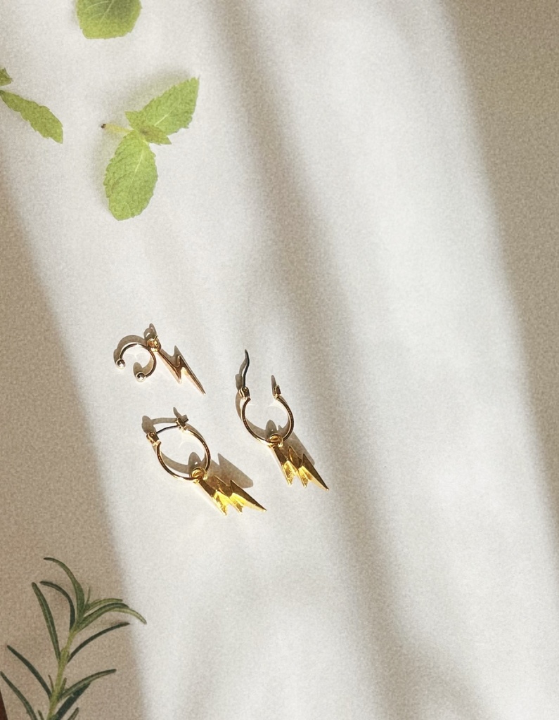 シンプル稲妻フープピアス(ノンホール有)