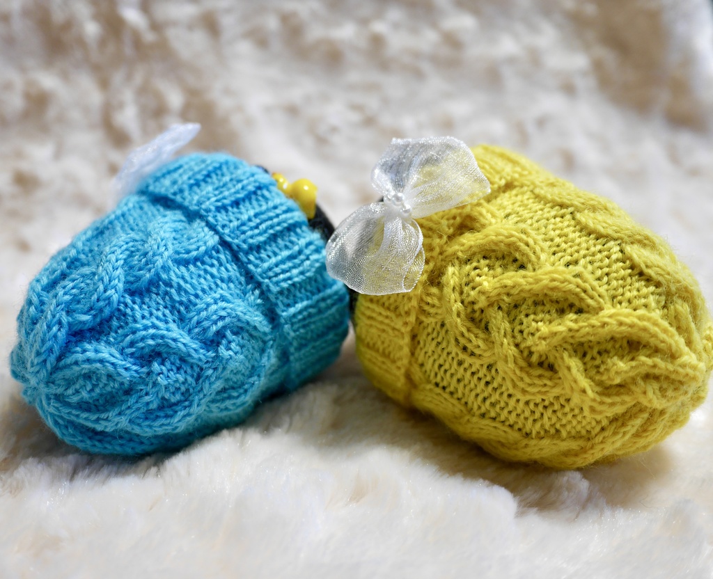 おもちセーター（ハート模様）