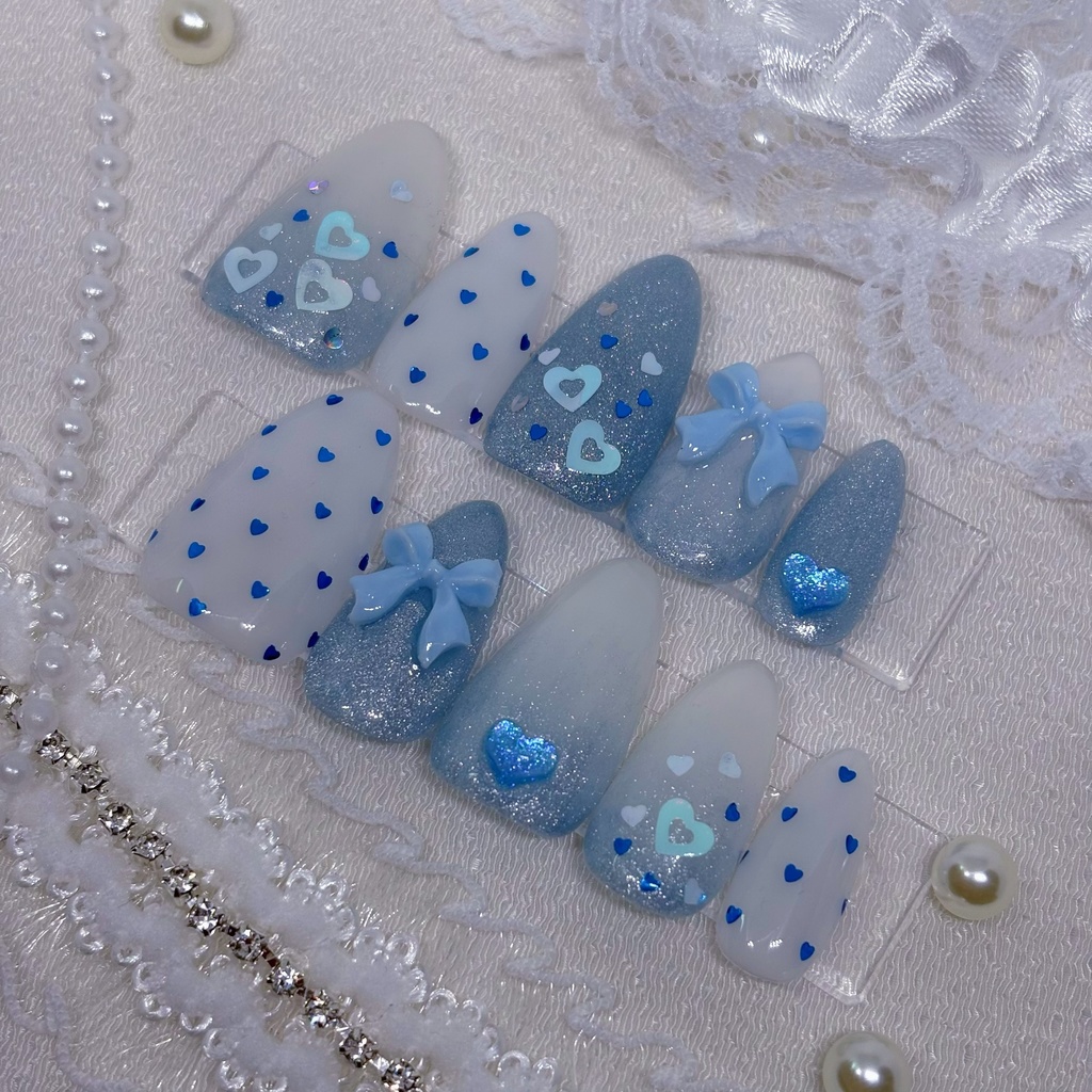 【No.6】ネイルチップオーダー 水色ハートホロネイルチップ