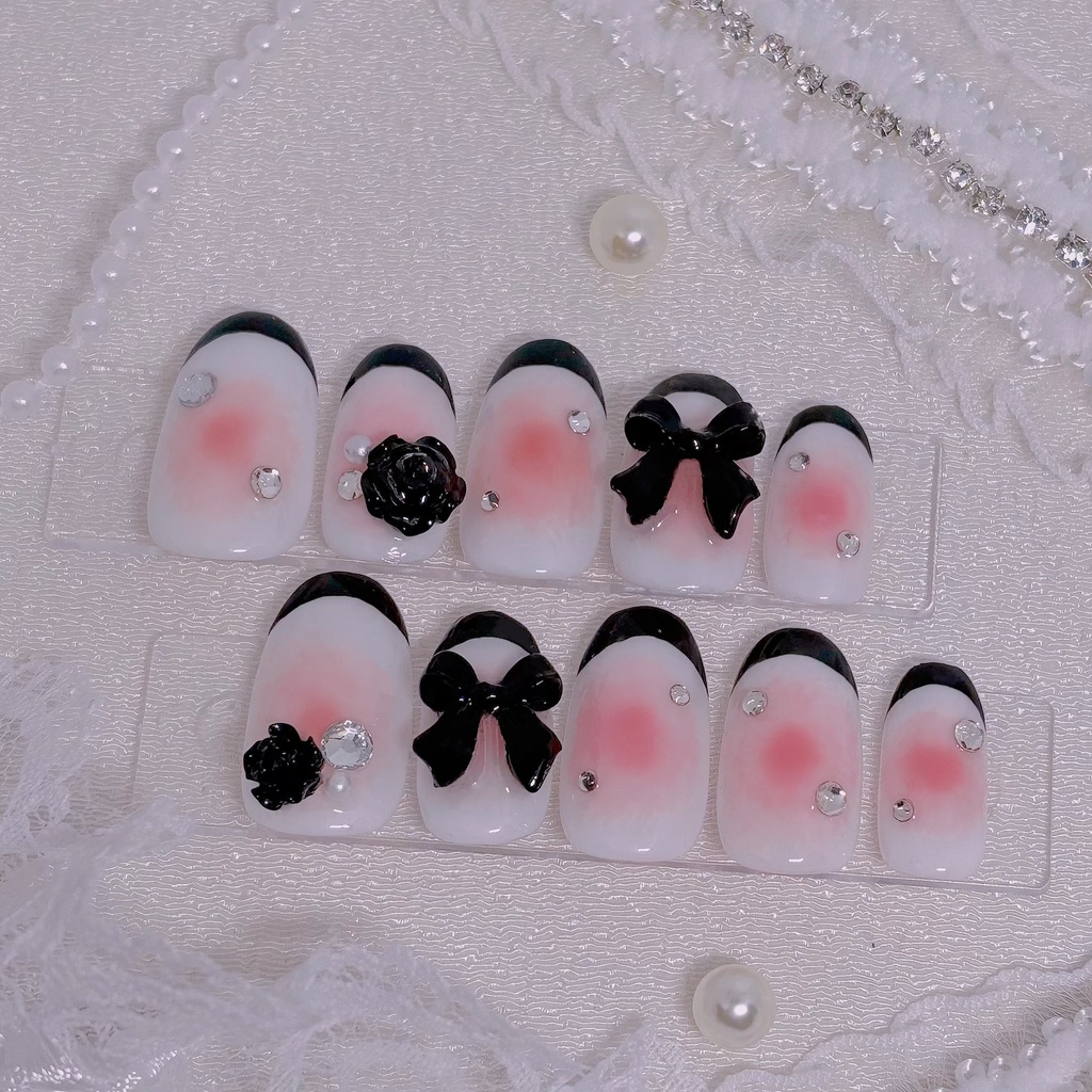 【No.21】ネイルチップオーダー ピンクチーク黒フレンチネイルチップ