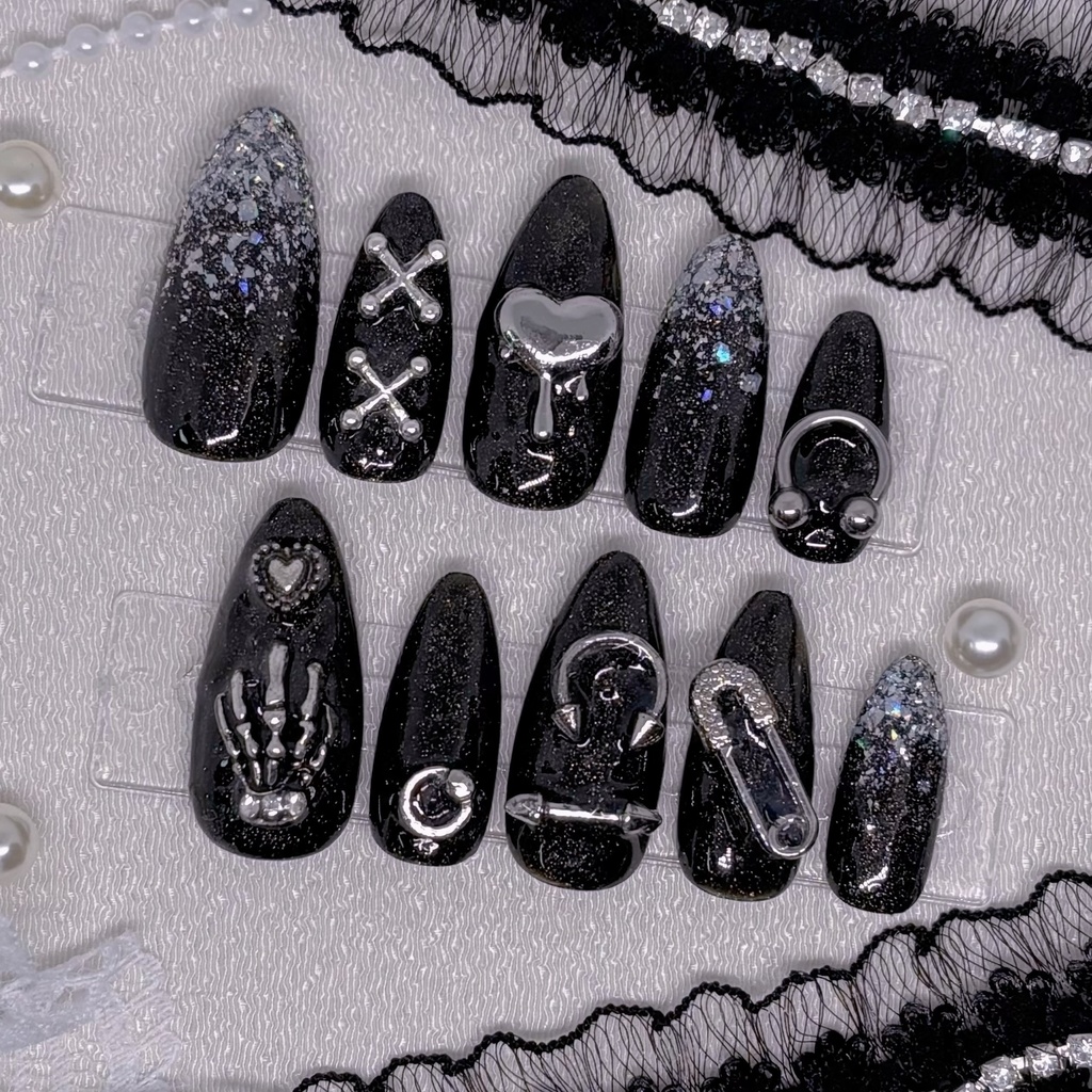 【No.39】ネイルチップオーダー 地雷系ブラックラメネイルチップ