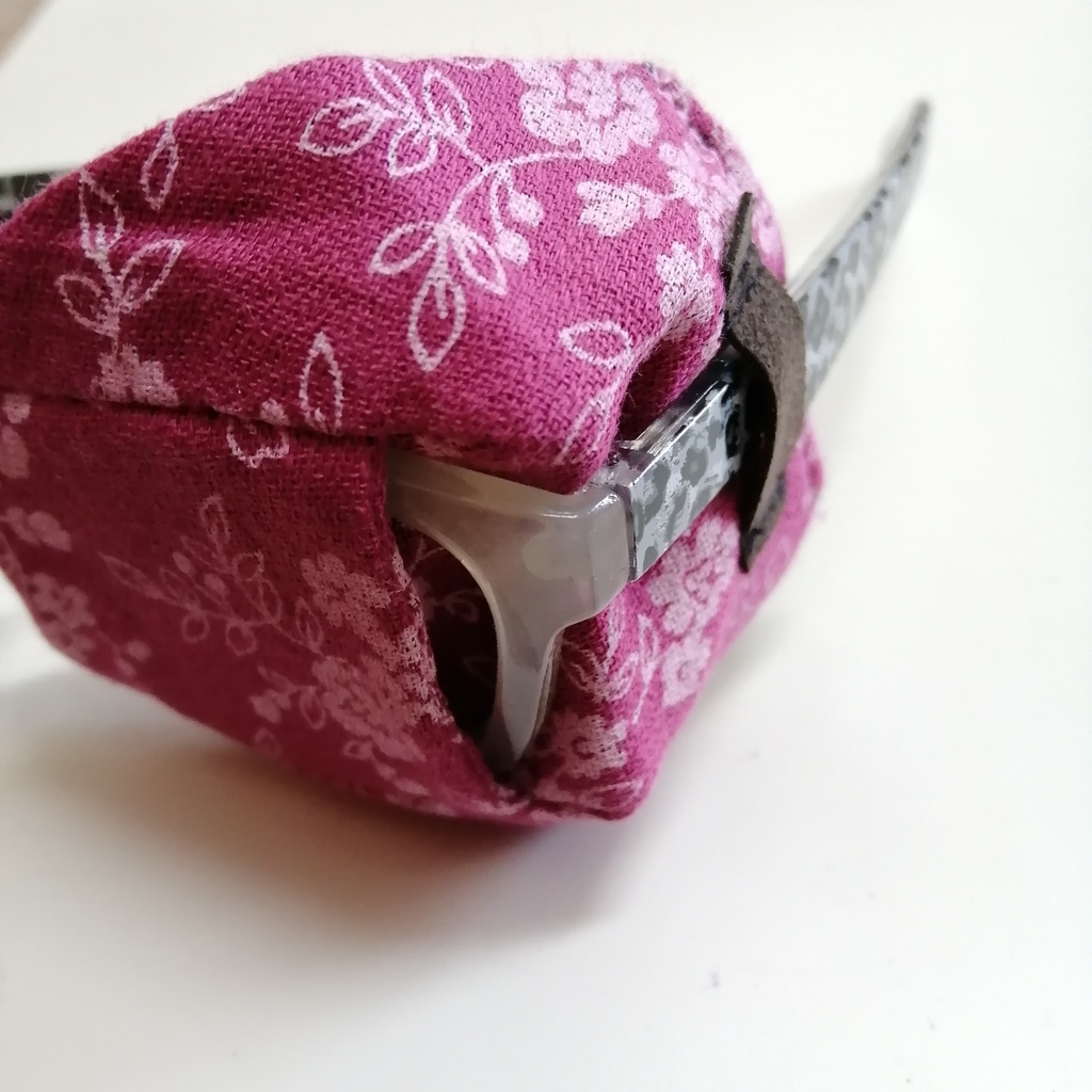 No.i-41 布製 アイパッチ ピンク地 白の花柄