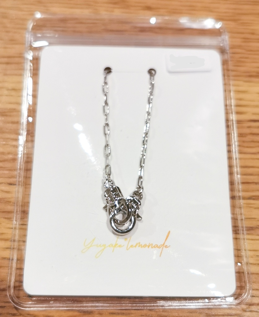 手錠風ネックレス